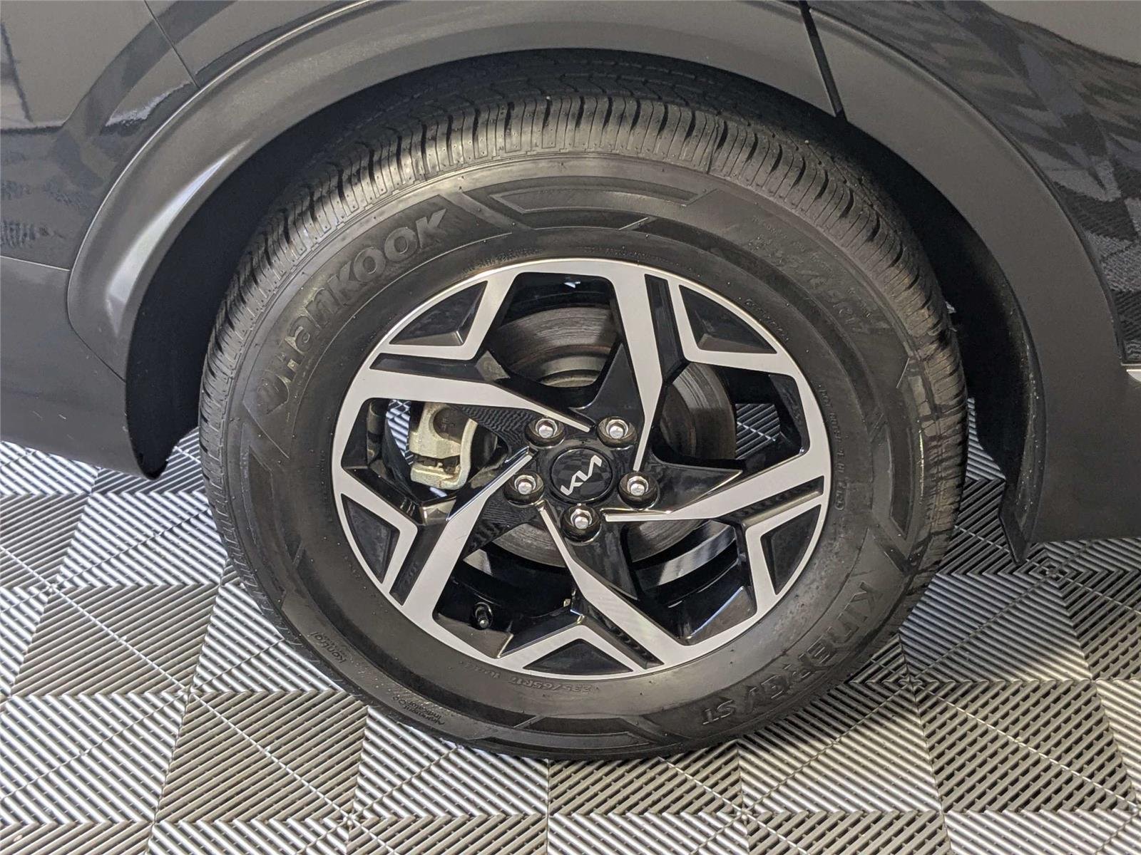Used 2024 Fusion Black Kia LX image 10