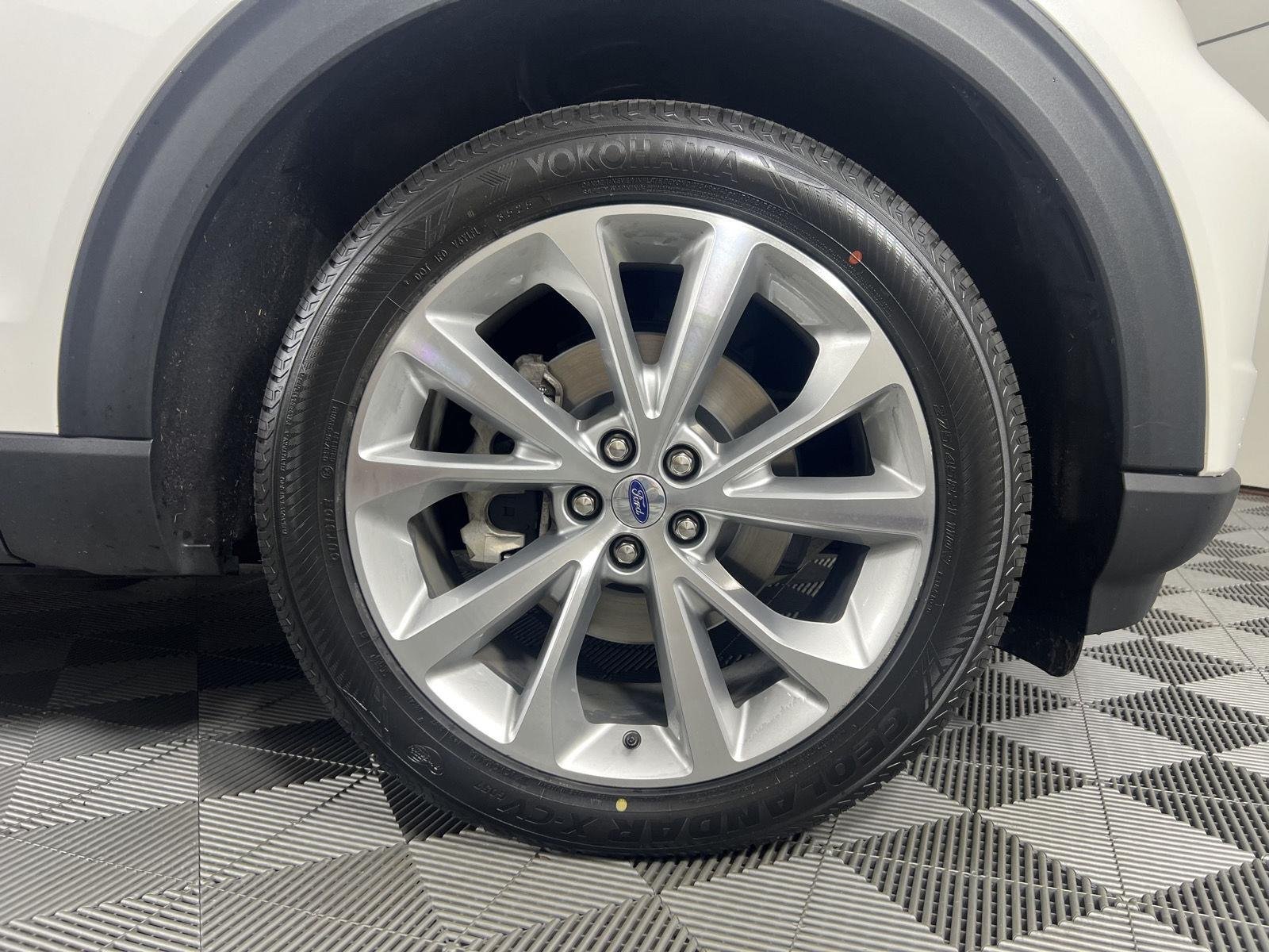 Used 2022 Star White Metallic Tri-Coat Ford Platinum image 15