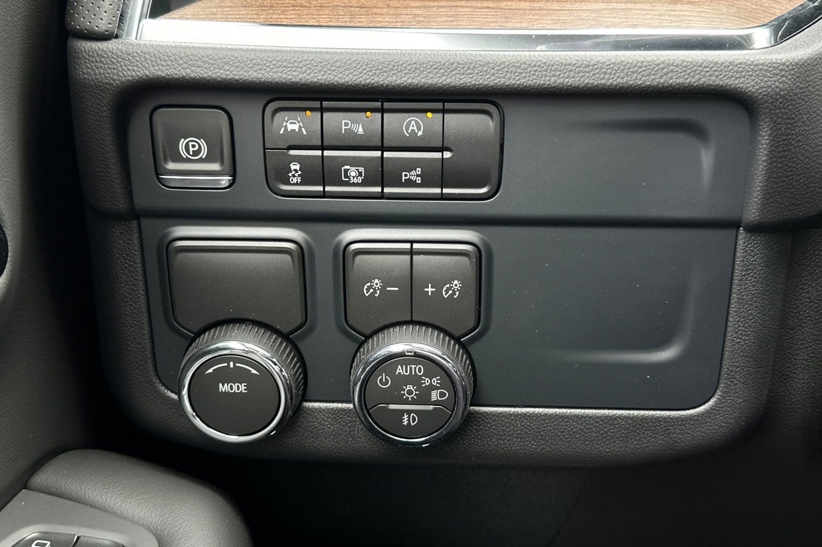 2026 Chevrolet Suburban High Country - Photo 29