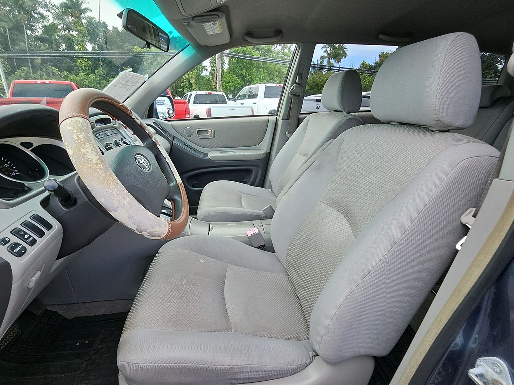 Used 2006 Blue Toyota Sport image 25