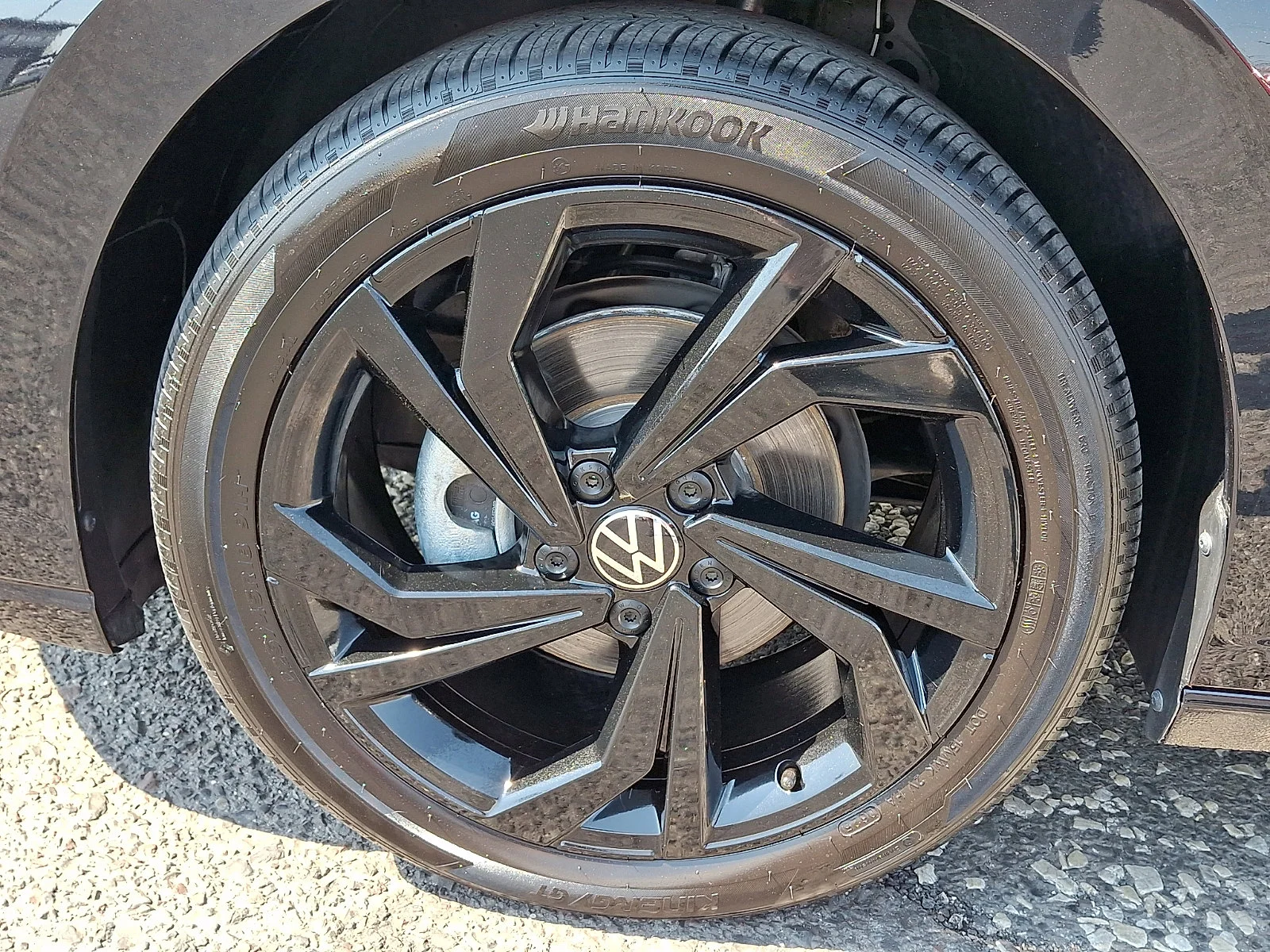 Used 2025 Deep Black Pearl   2T2t Volkswagen SE image 8