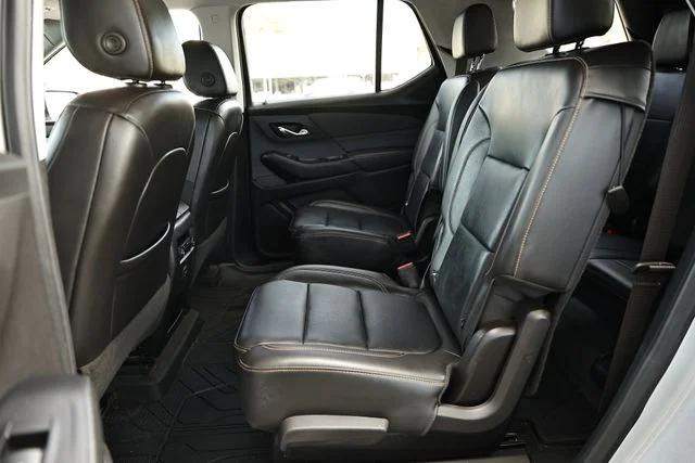Used 2020 Silver Ice Metallic Chevrolet 3LT image 24