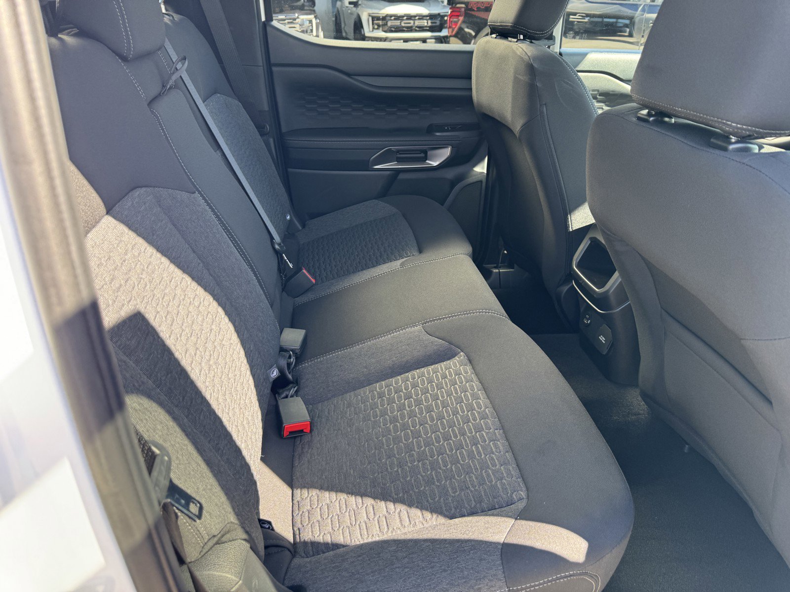 New 2024 Oxford White Ford XLT image 8