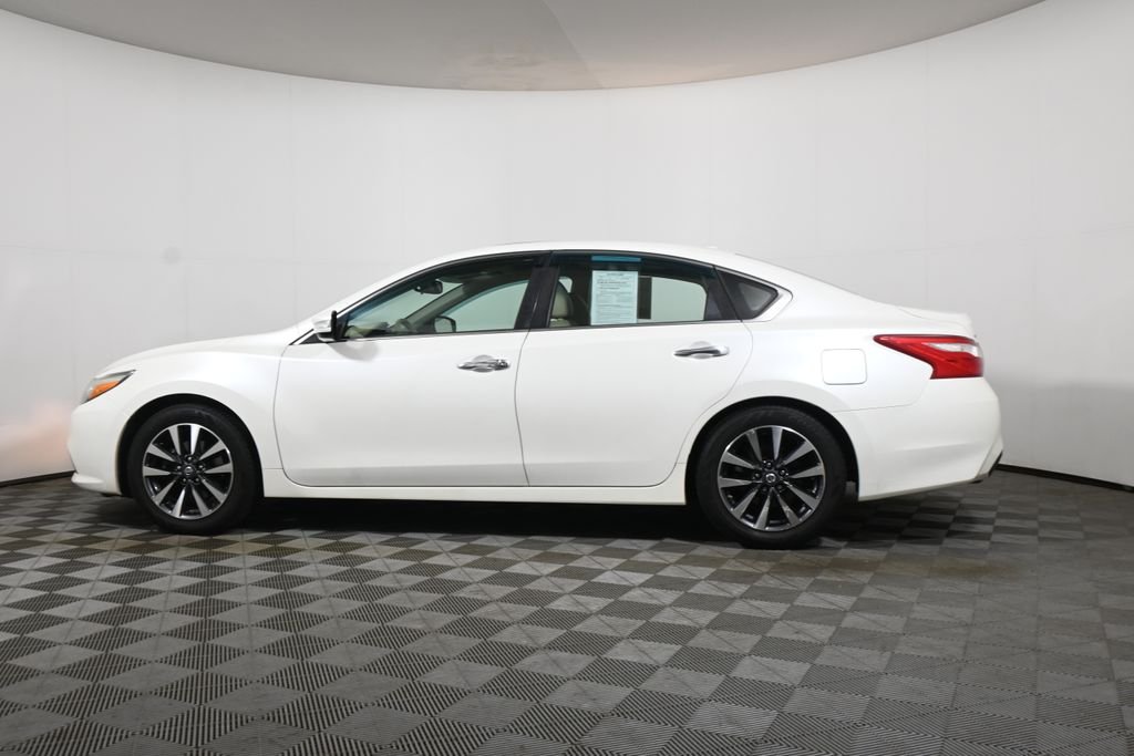 Used 2016 Nissan Altima SL with VIN 1N4AL3AP9GC149501 for sale in Warwick, RI