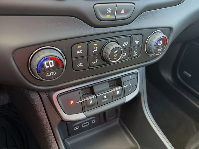 Used 2024 Red GMC AT4 image 20