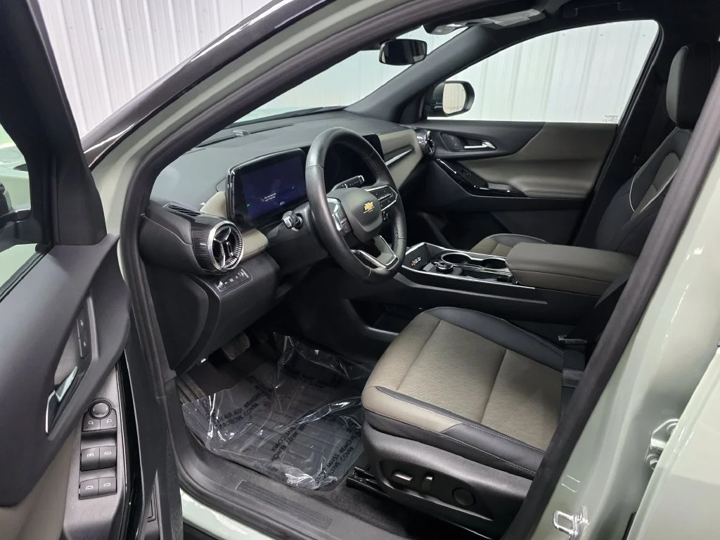 Used 2026 Green Chevrolet LT image 16