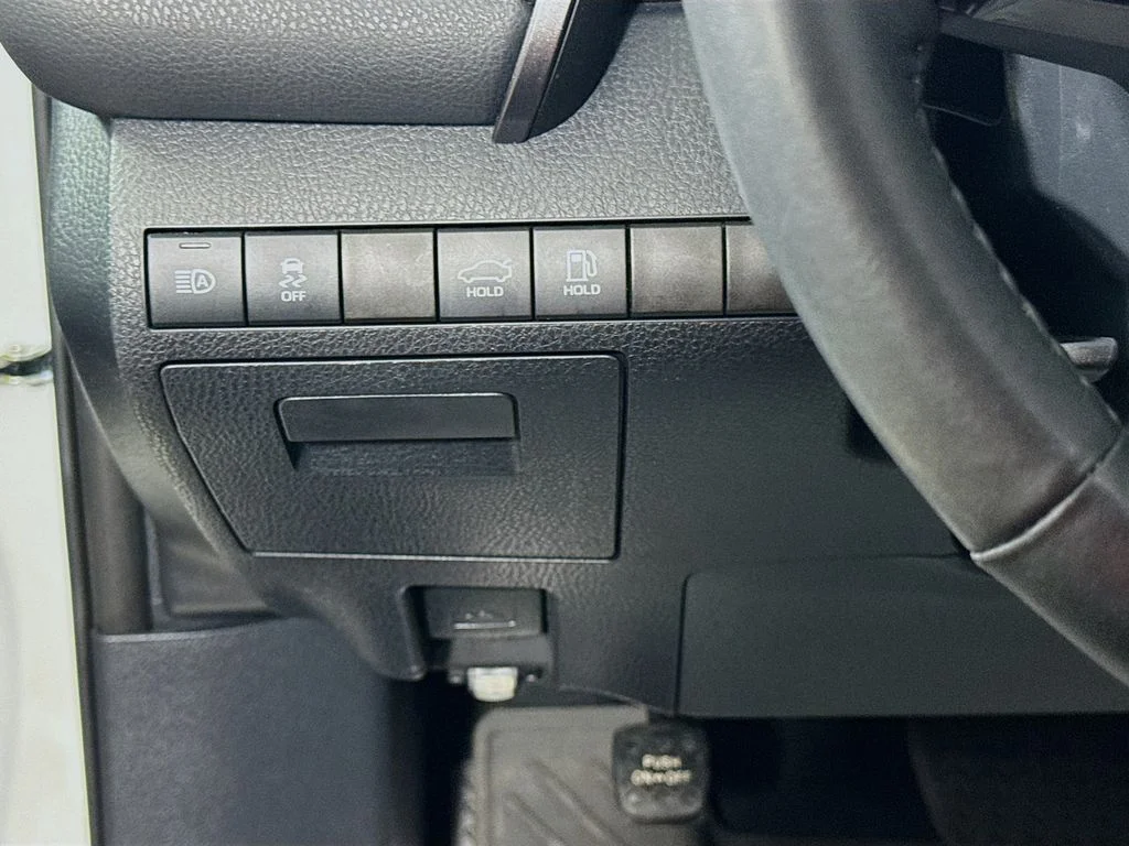 Certified Used 2024 Ice Cap Toyota SE image 10