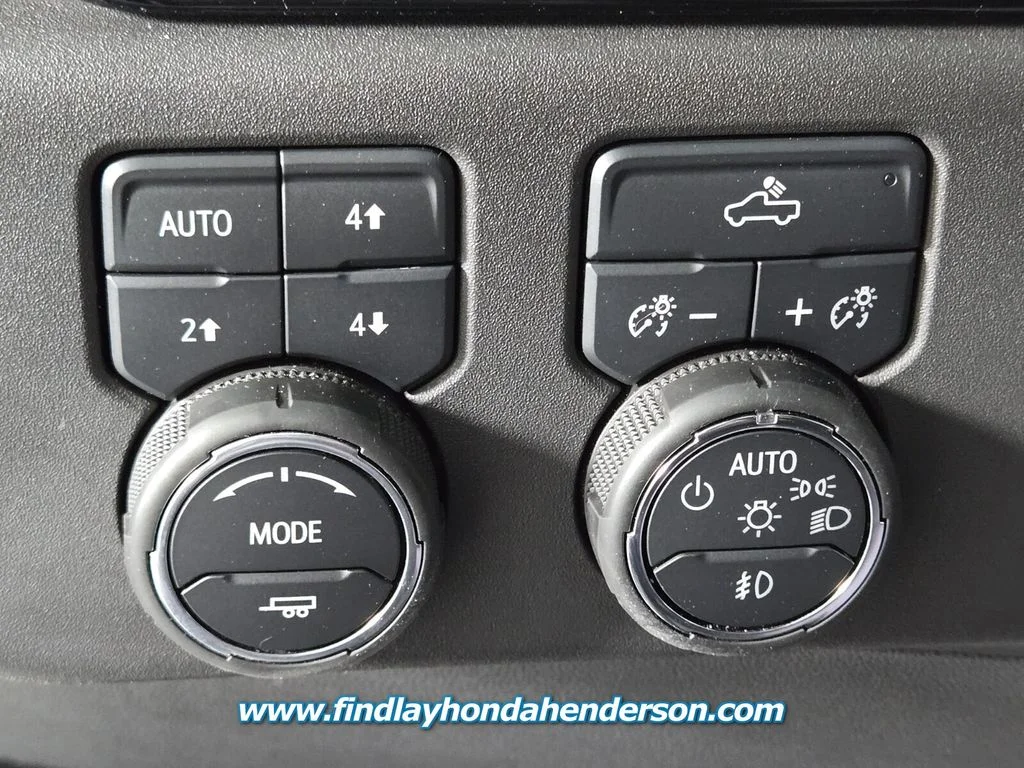 Used 2025 Sterling Gray Metallic Chevrolet LT Trail Boss image 28