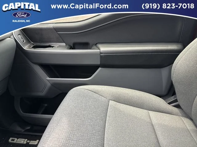 Used 2025 Red Ford XLT image 27