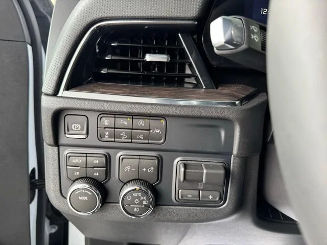 2026 Chevrolet Suburban Premier - Photo 27