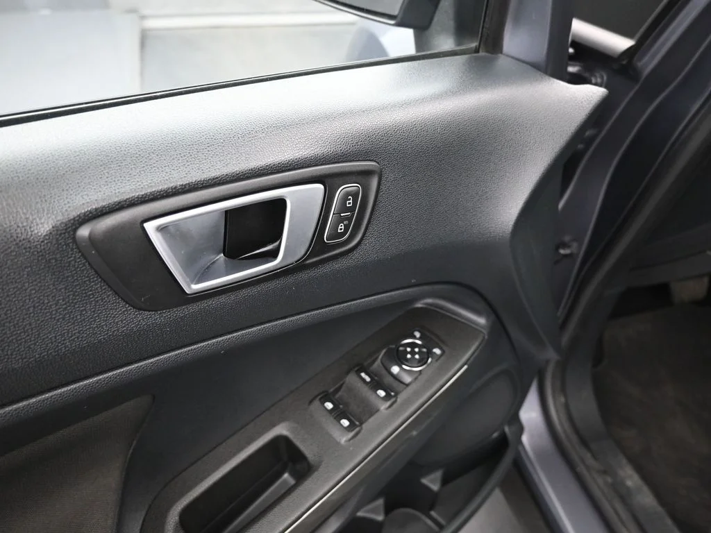 Certified Used 2018 Gray Ford SE image 15