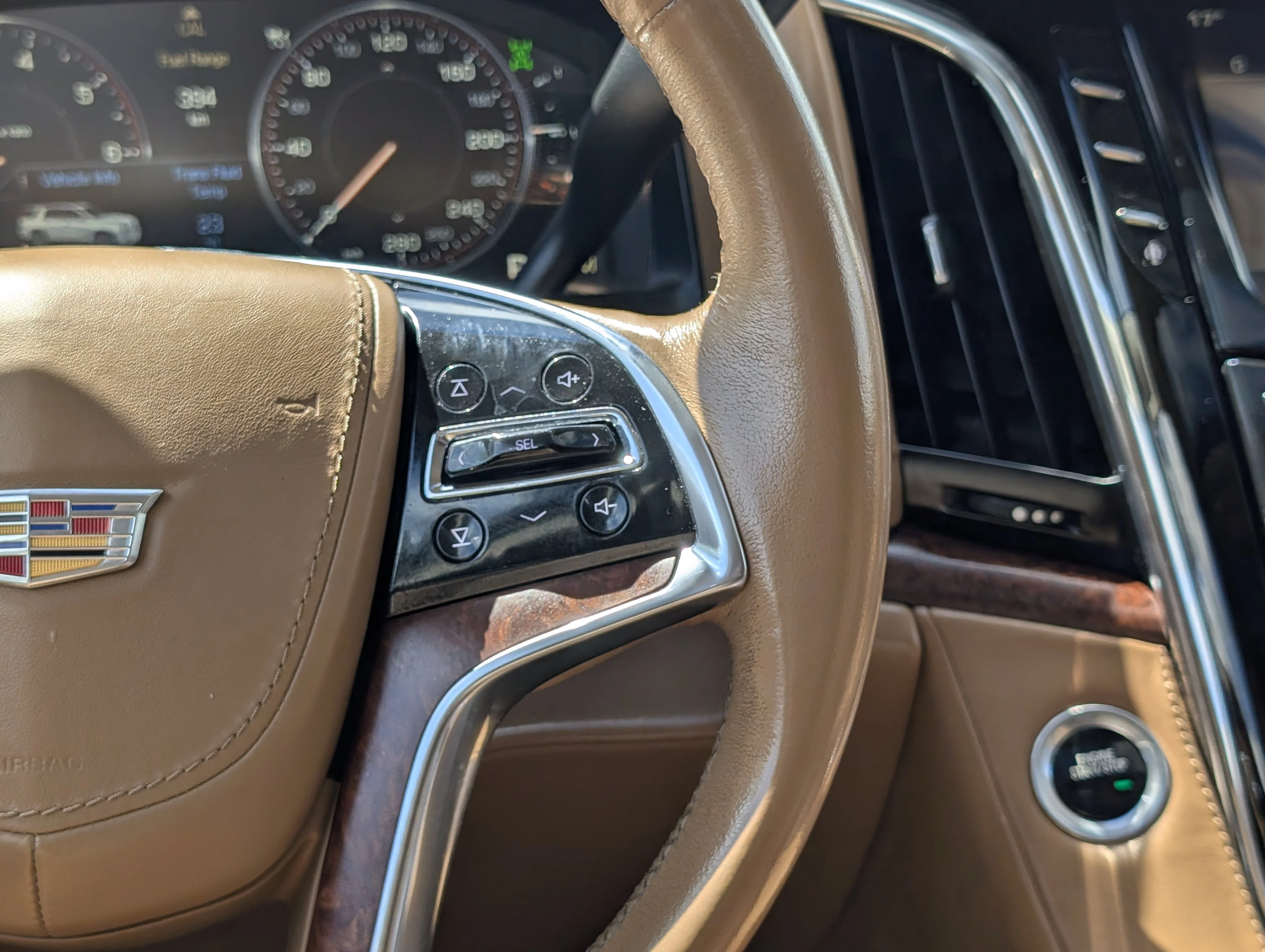 Used 2015 White Cadillac Platinum image 29
