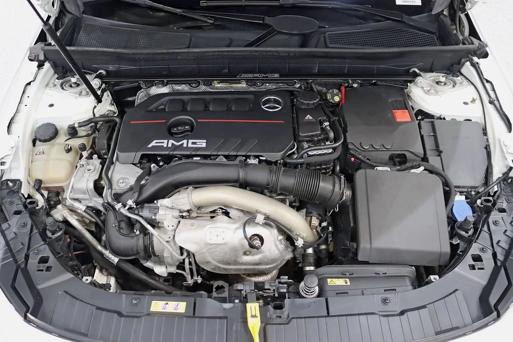 Used 2022  Mercedes-Benz GLB 35 AMG® image 38