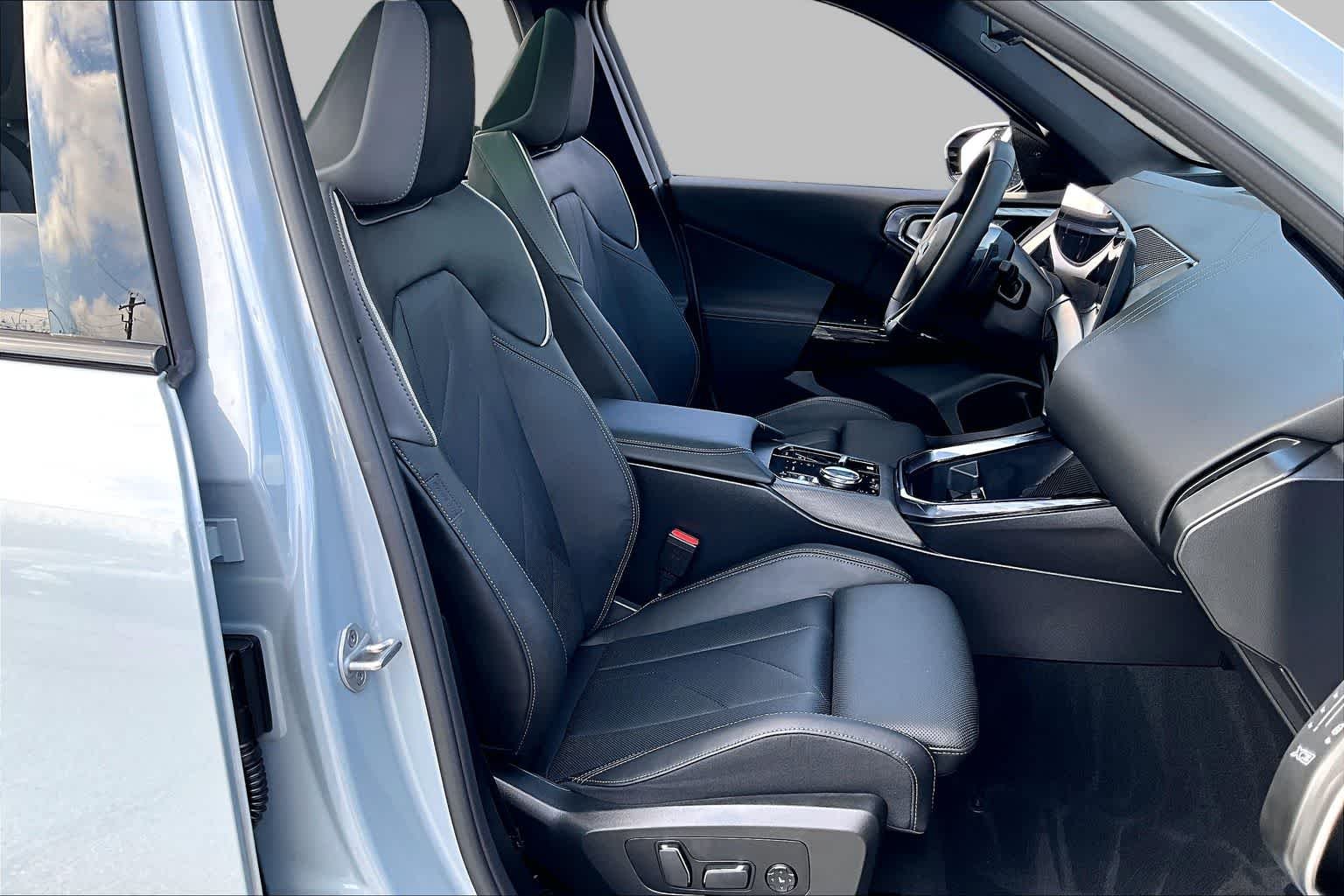 2026 BMW X3 30 - Photo 8