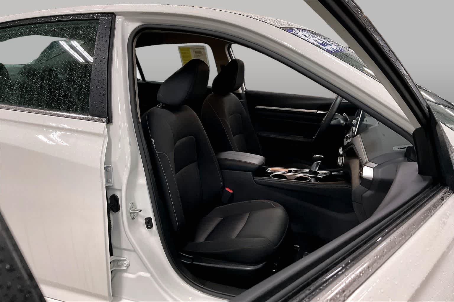 Used 2023 Pearl White Tricoat Nissan 2.5 SV image 9