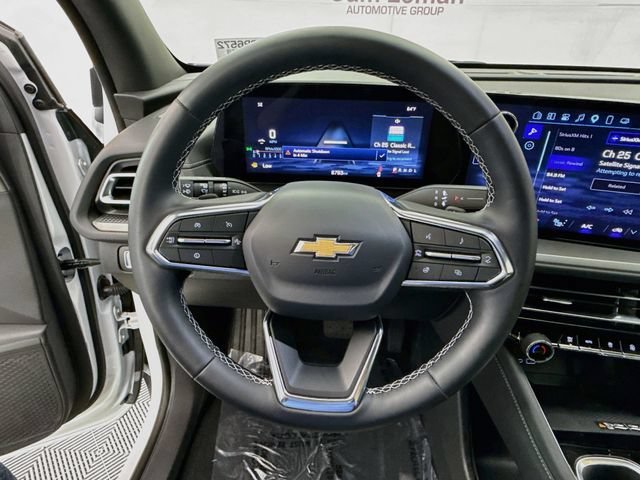 Used 2025 Summit White Chevrolet LT image 12