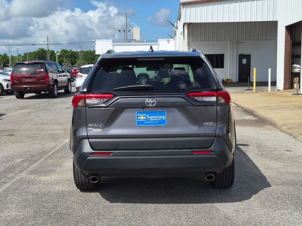Used 2021 Gray Toyota XLE Premium image 4