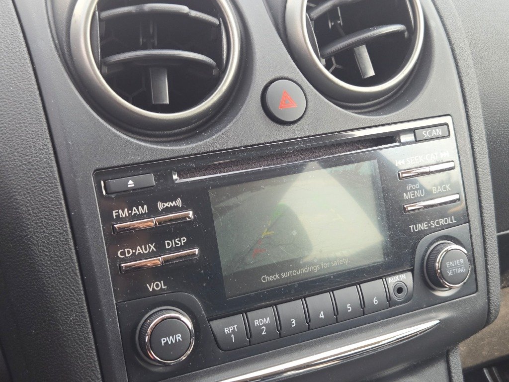 Used 2015 Blue Nissan S image 26