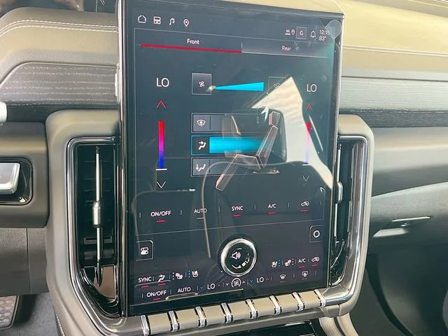 2026 GMC Yukon XL AT4 Ultimate - Photo 11