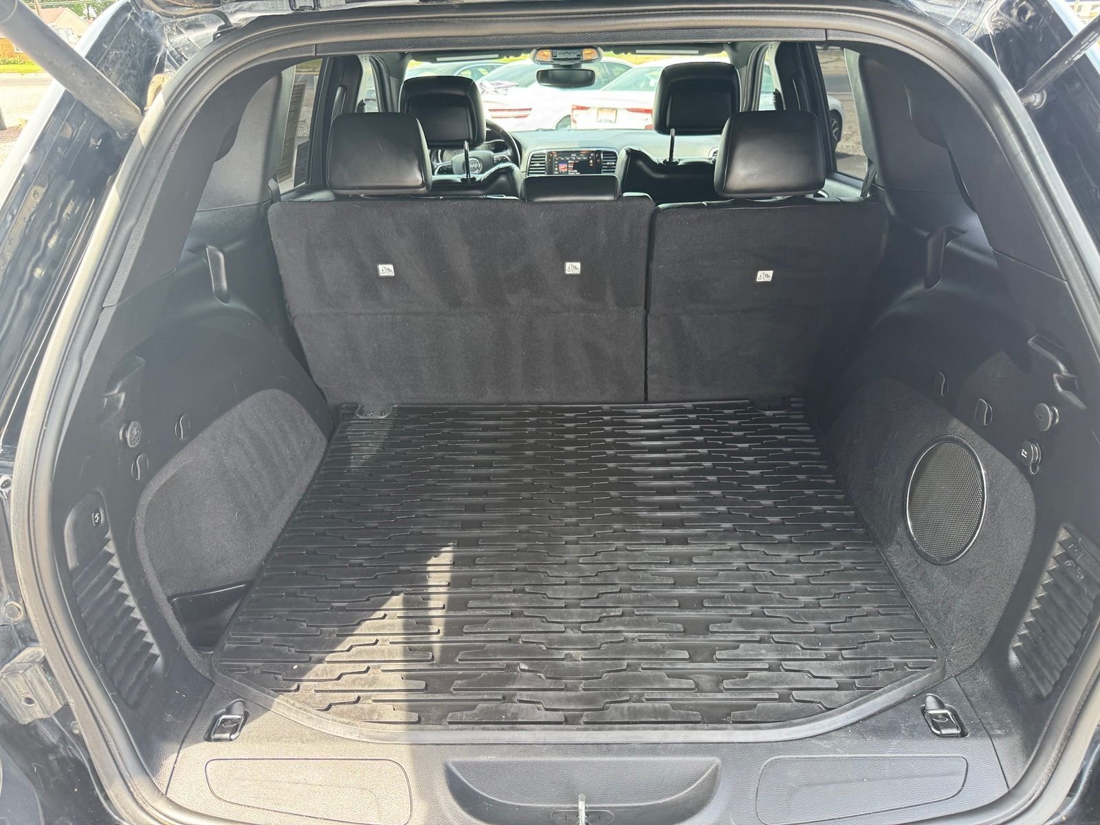Used 2020 Diamond Black Jeep Altitude image 8