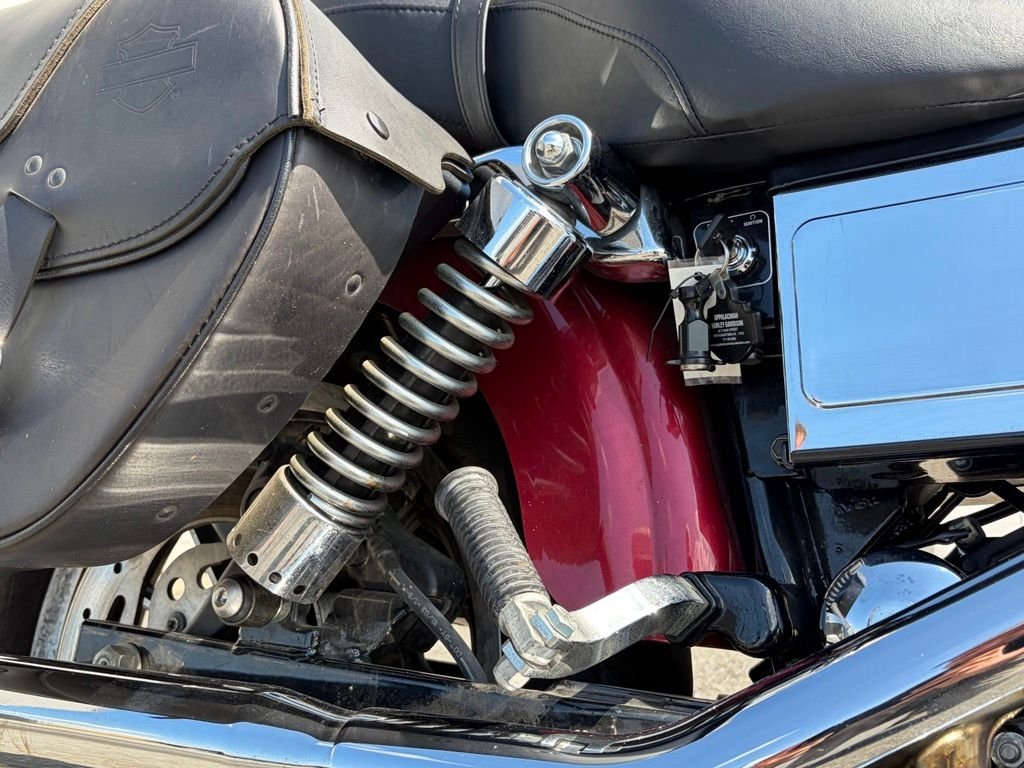 Used 2004 Red Harley-Davidson  image 24