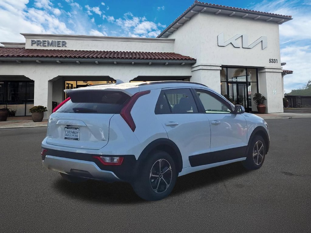New 2026 Snow White Pearl Kia EX image 8