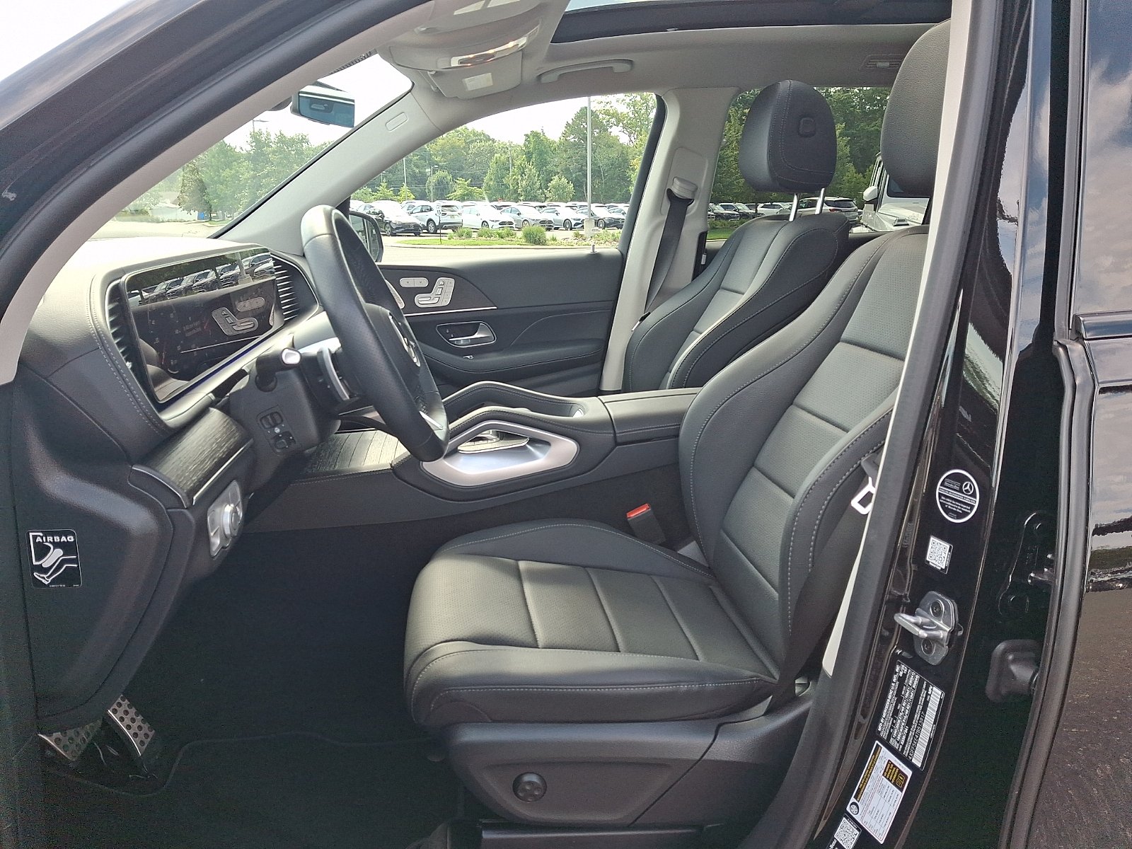 Certified Used 2026 Obsidian Black Metallic - 197 Mercedes-Benz 4MATIC® image 14