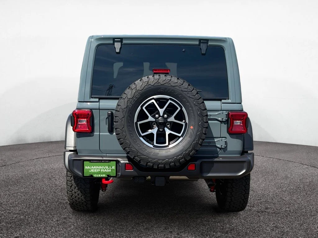 Used 2025 Gray Jeep Rubicon image 4