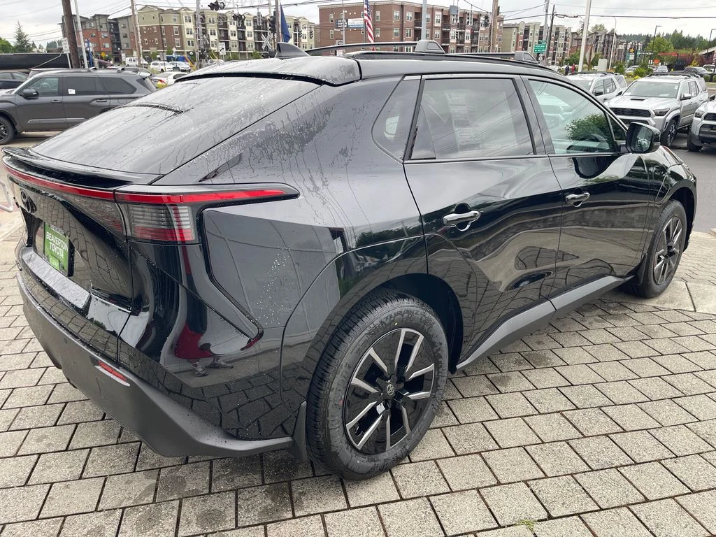New 2026 Midnight Black Metallic Toyota XLE image 5