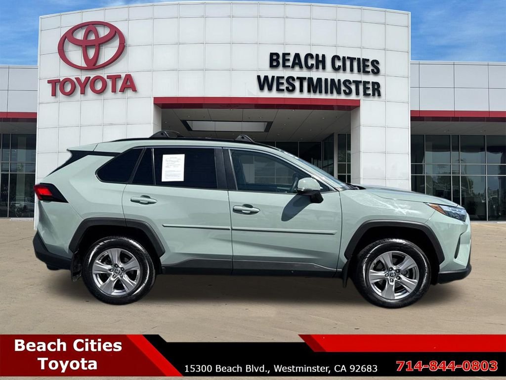 Certified Used 2022  Toyota XLE image 13