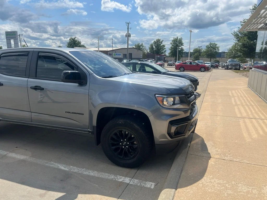 Certified Used 2022 Gray Chevrolet Z71 image 6