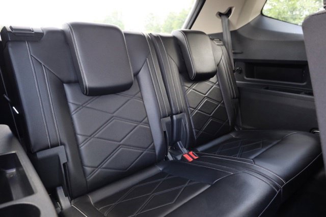 Used 2024  Volkswagen 2.0T SE w/Technology image 31