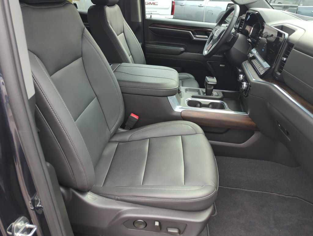 Used 2024 Silver GMC SLT image 34