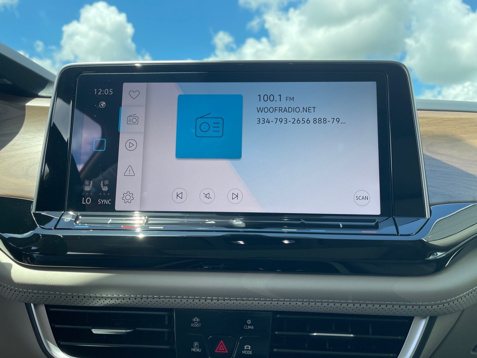 New 2026 Pure Gray Volkswagen SE image 5