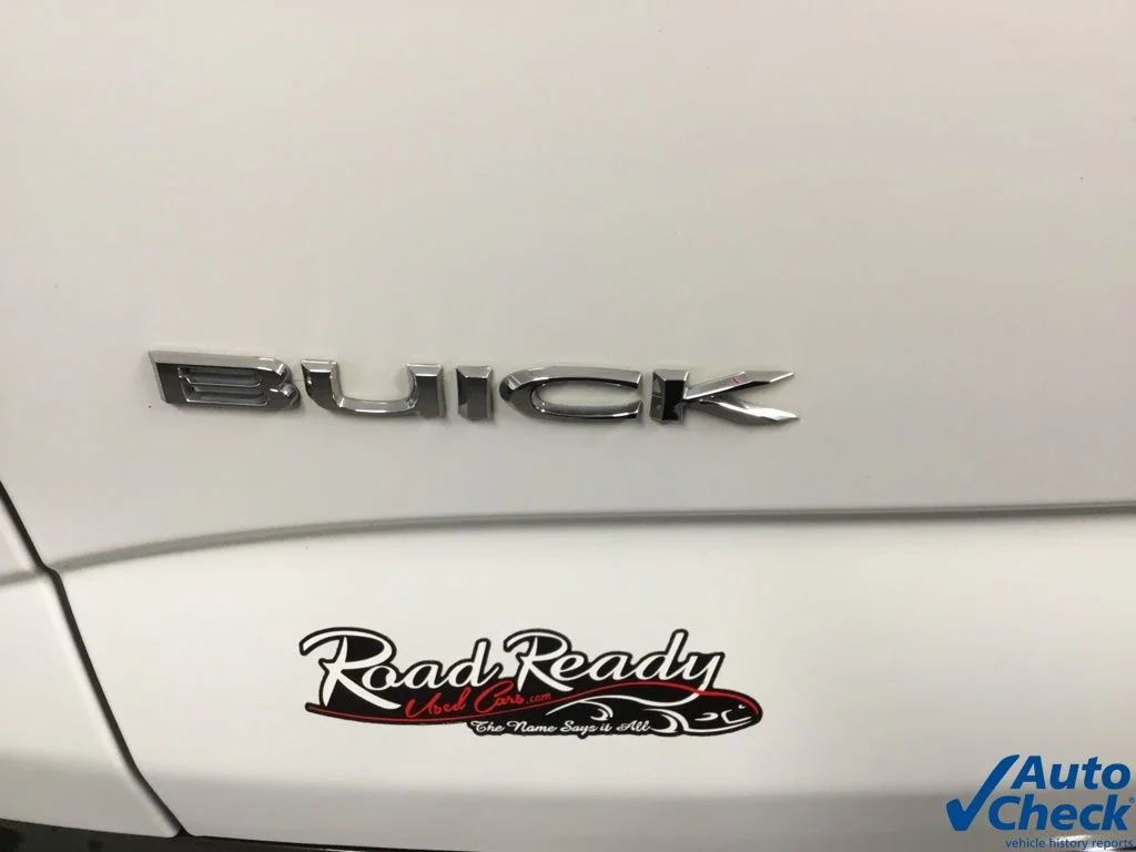 Used 2018 White Buick Essence image 14
