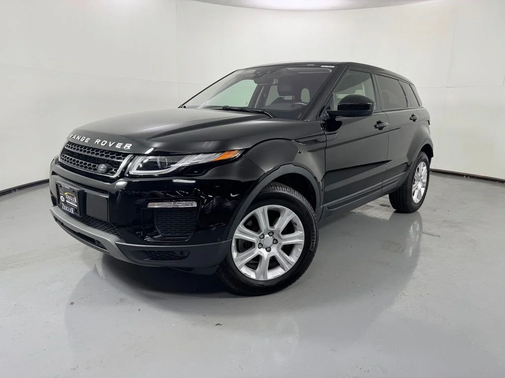 Used 2019 Narvik Black Land Rover SE image 1