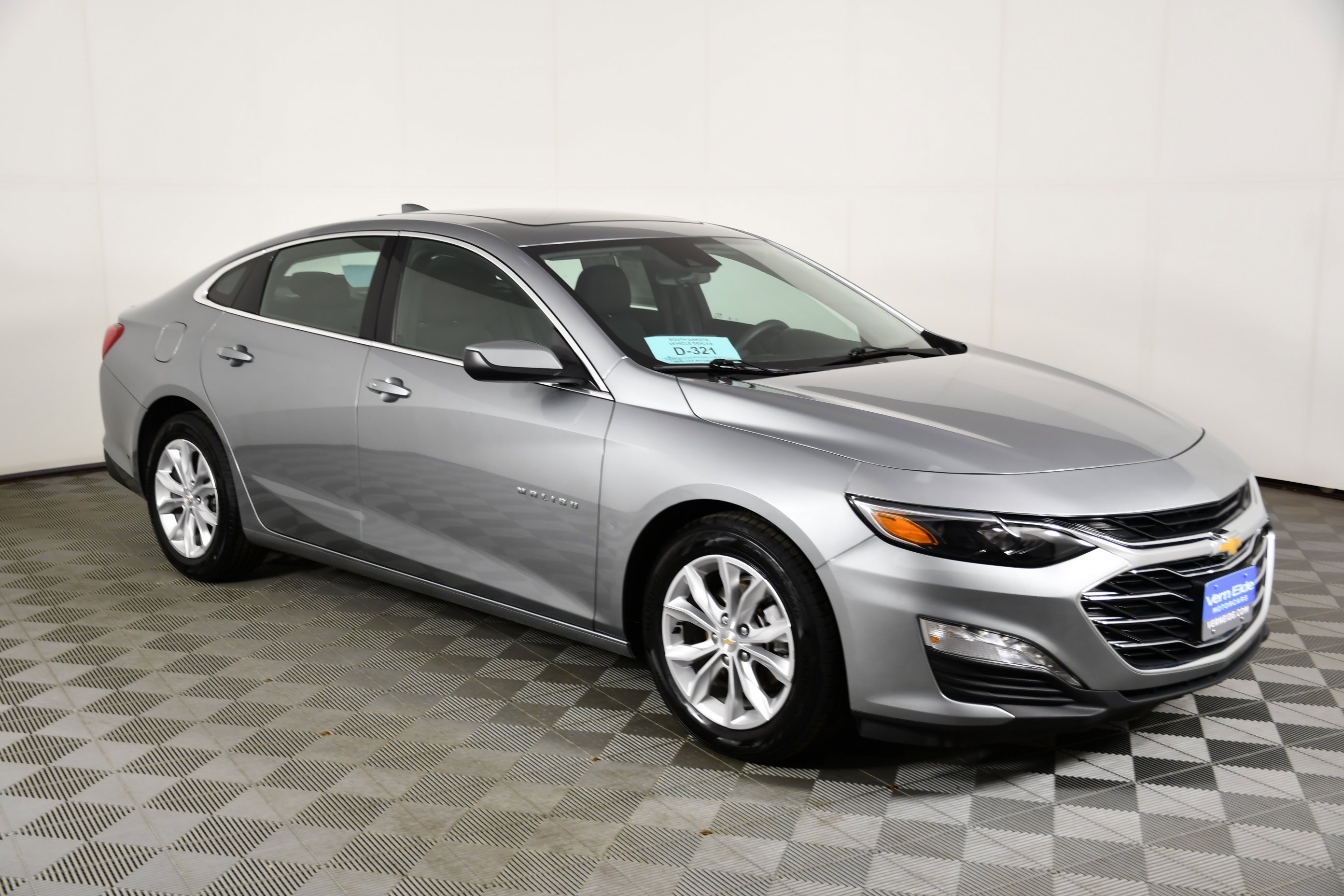 Used 2024 Sterling Gray Metallic Chevrolet LT image 4