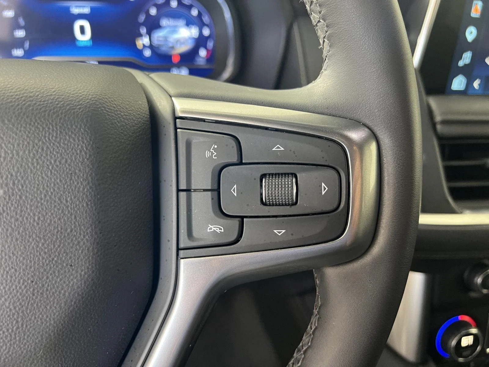 Used 2023 Summit White Chevrolet LT image 12