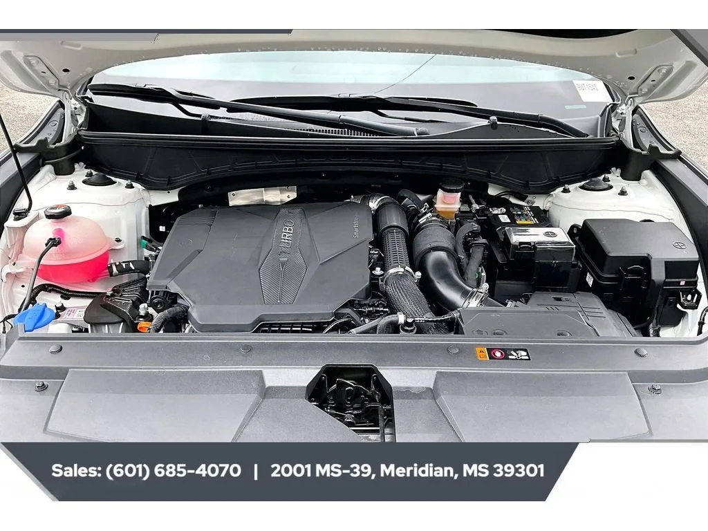Used 2025 Atlas White Hyundai XRT image 8