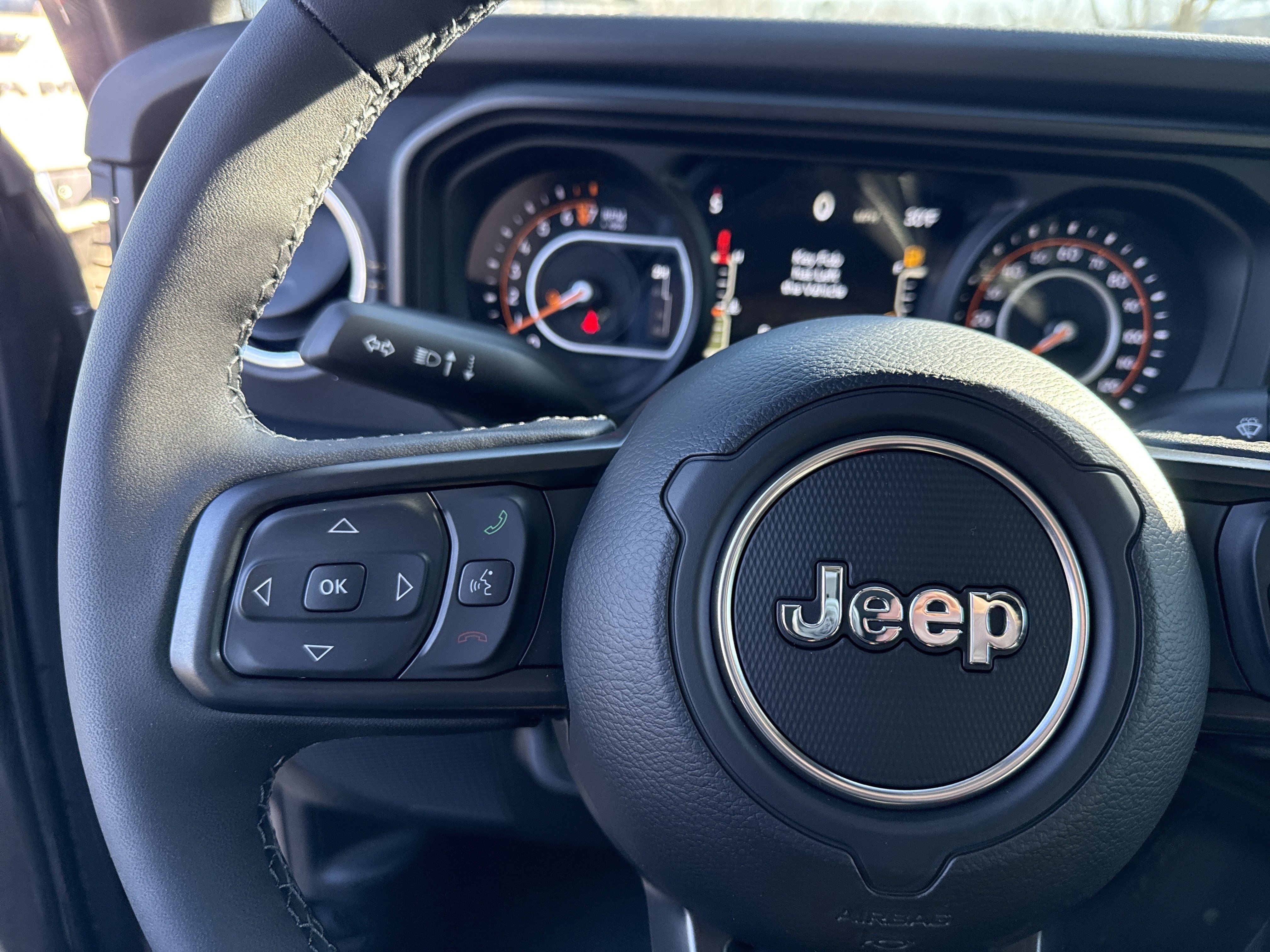 New 2026 Granite Crystal Metallic Clearcoat Jeep Sahara image 26