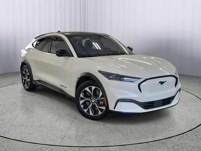 2023 Ford Mustang-Mach-e Premium's photo