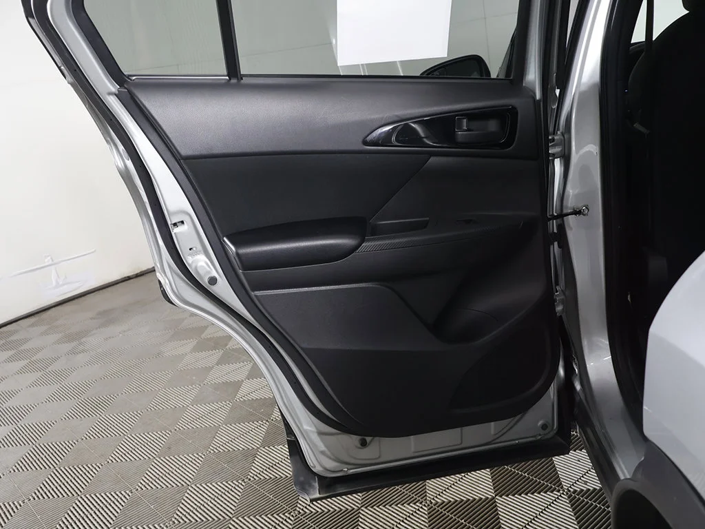 Used 2024 Silver Mitsubishi ES image 21