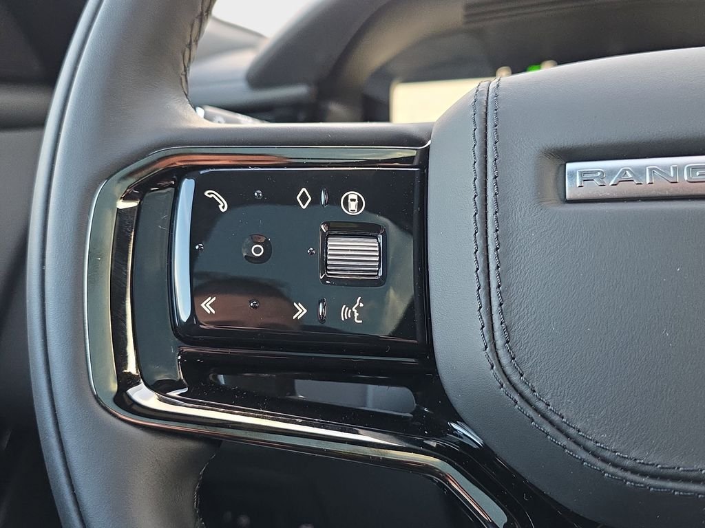 New 2026 Fuji White LAND ROVER Dynamic SE image 17