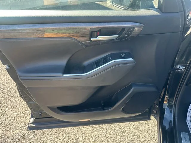 Used 2021 Black Toyota Platinum image 18