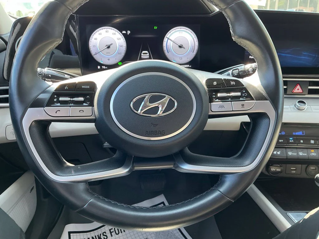 Used 2022 Red Hyundai Limited image 38