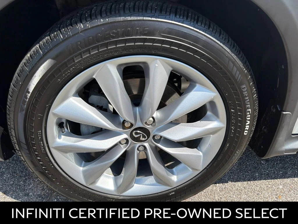 Certified Used 2020 Majestic White INFINITI LUXE image 16