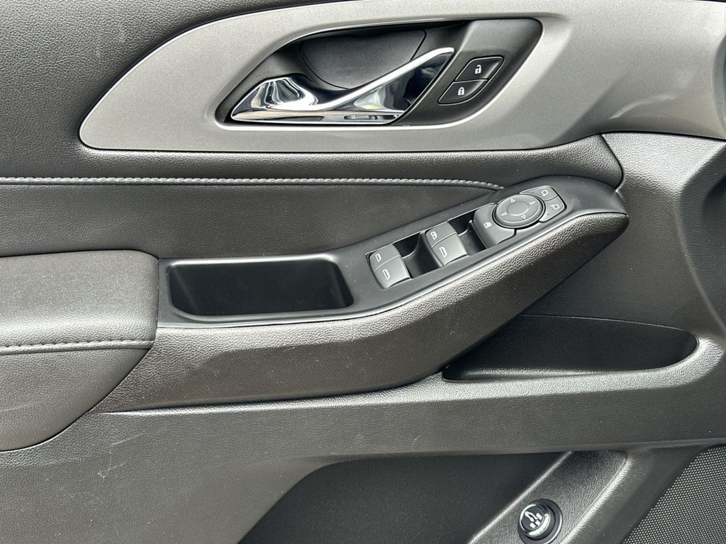 Used 2023 Gray Chevrolet LT image 33