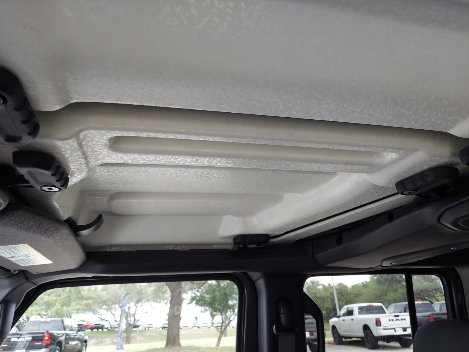 New 2026 Granite Crystal Metallic Clearcoat Jeep 85th Anniversary image 18