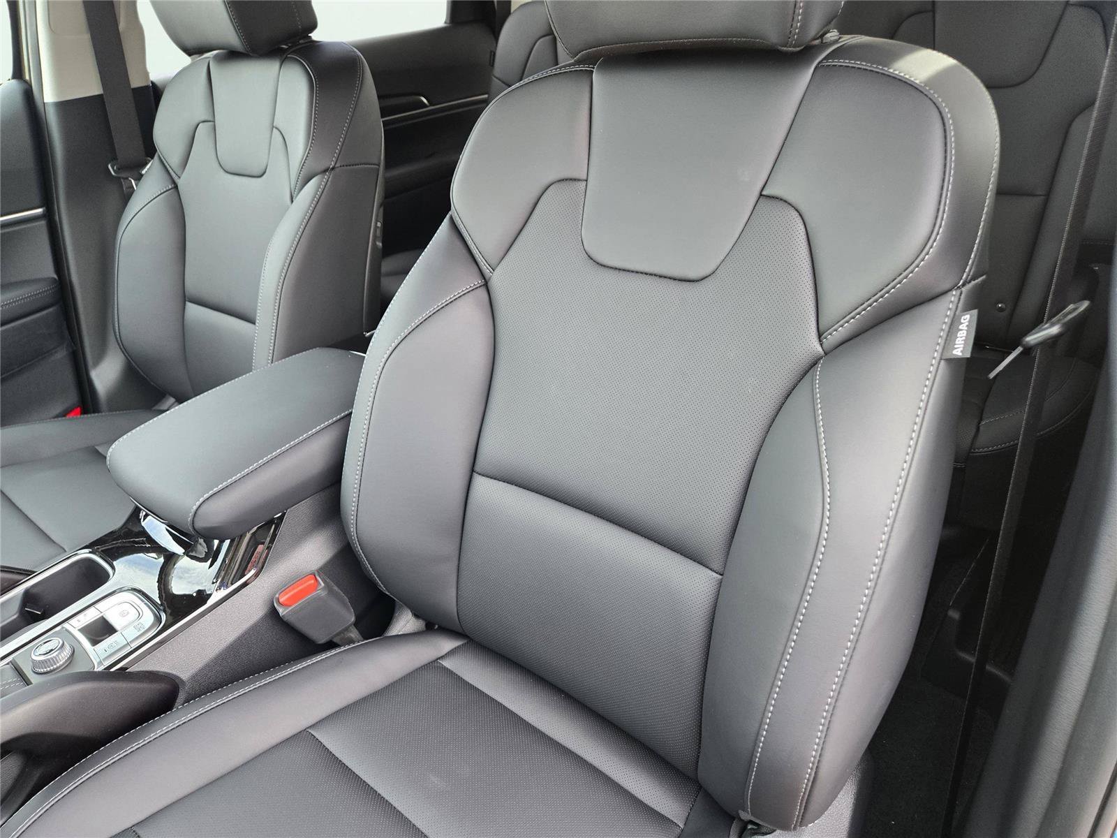 New 2025 Dark Moss Kia S image 17