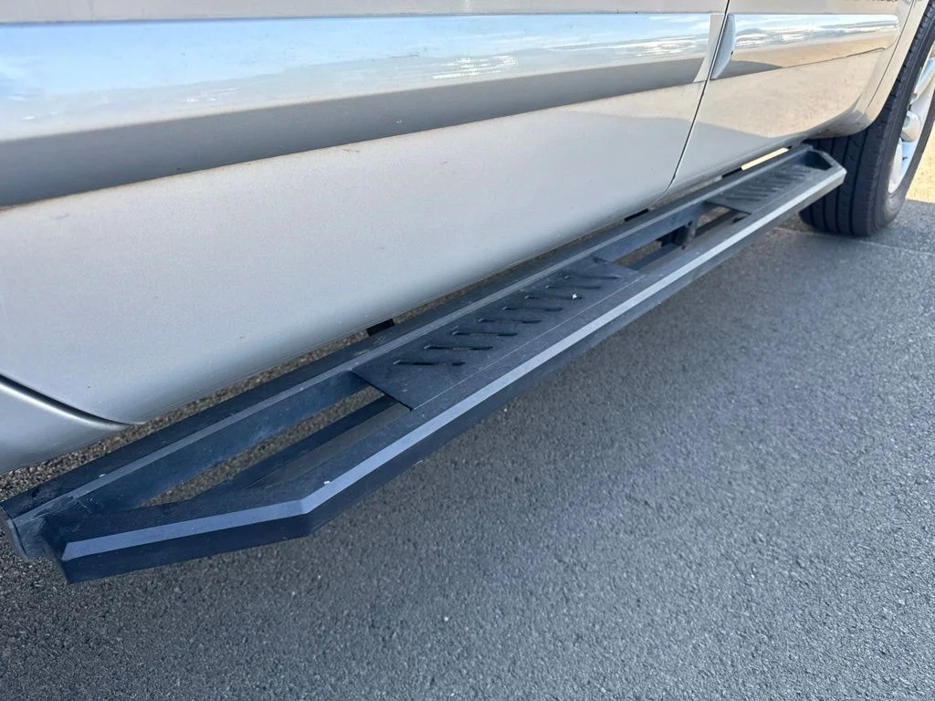 Used 2010 Silver Nissan SE image 3